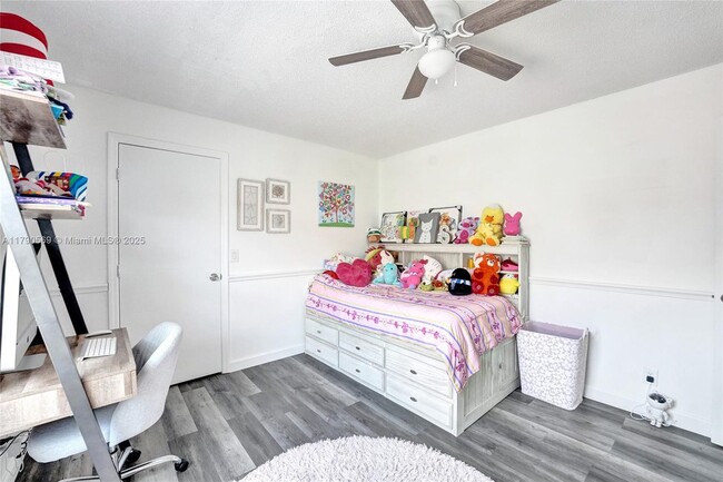 Building Photo - 2508 Cardaman Ave