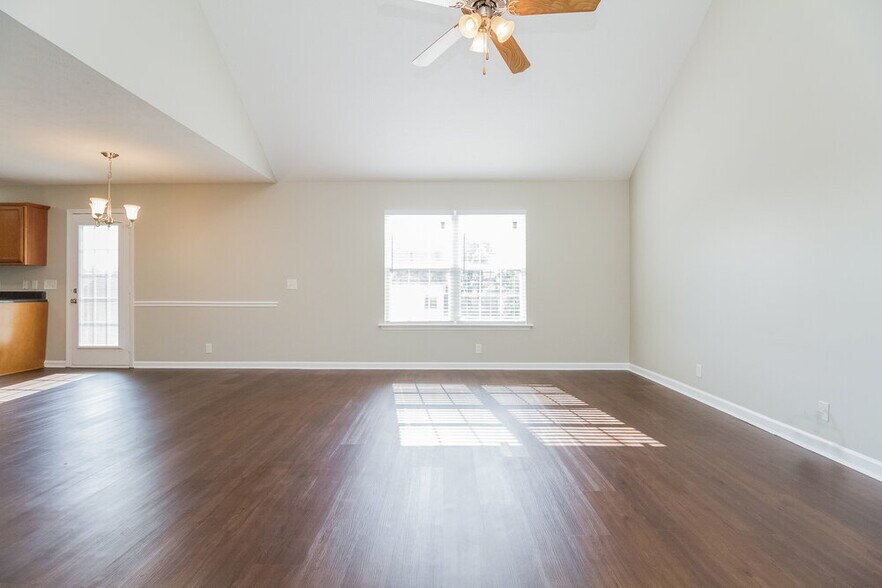 Building Photo - 3064 Ace Wintermeyer Dr
