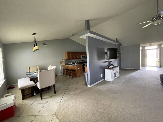 Building Photo - 7025 Boo Ln