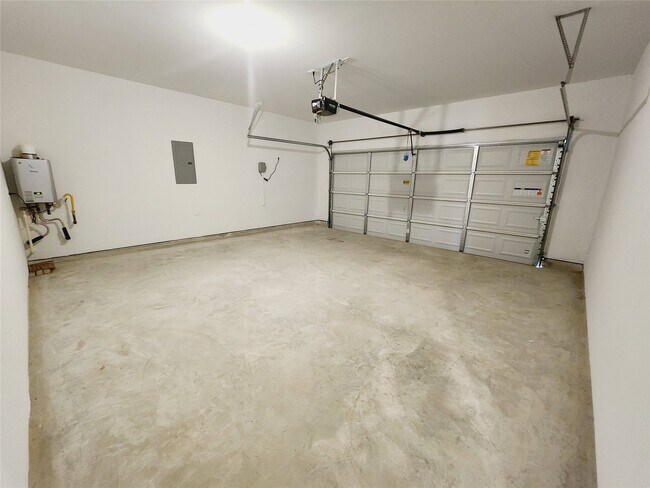 Building Photo - 40746 Rosemary Rain Ln