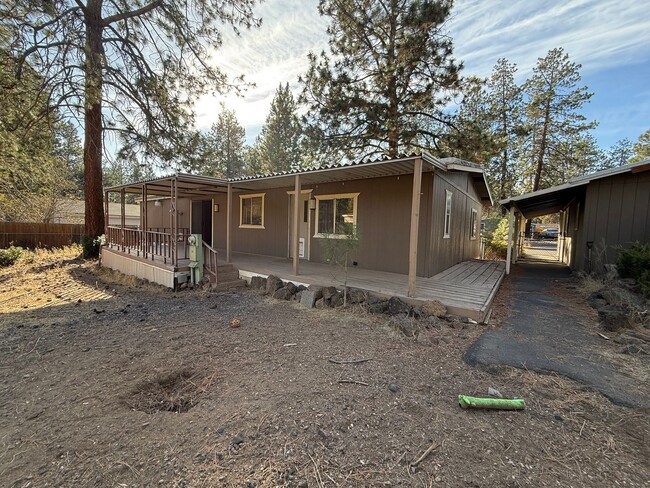 Building Photo - 2 Bed/2 Bath Home on Large Lot in SW Bend ...