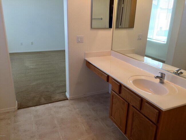Building Photo - 44177 Palmen Dr