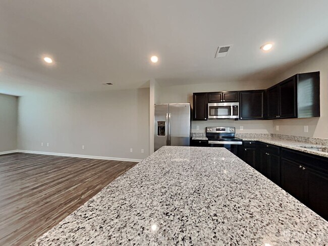 Building Photo - 979 Sequoia Dr