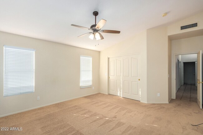 Building Photo - 12531 W Edgemont Ave