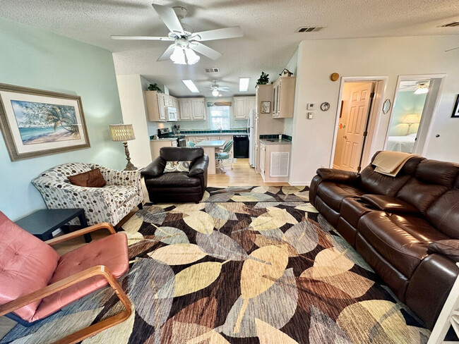 Building Photo - 564 Nettles Blvd