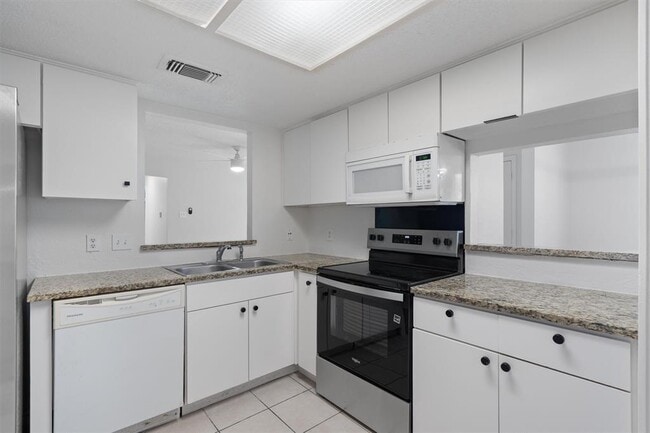 Building Photo - 2602 Alcott Ln