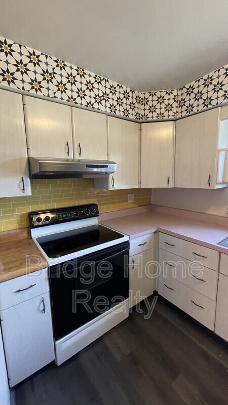 Building Photo - 507 Cherry St