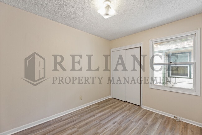 Building Photo - 1753 N Woodrow Ct