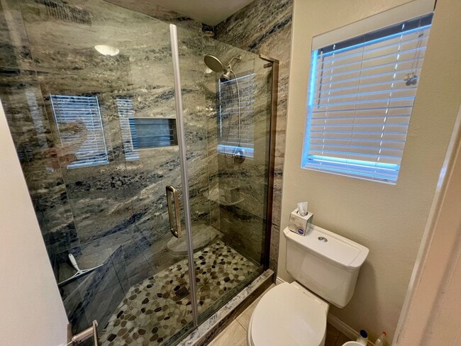Building Photo - Beautiful 3-Bedroom Condo in Villas at Cal...