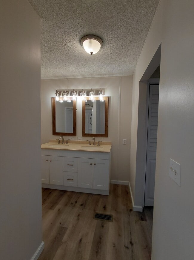 Building Photo - 627 TN-91