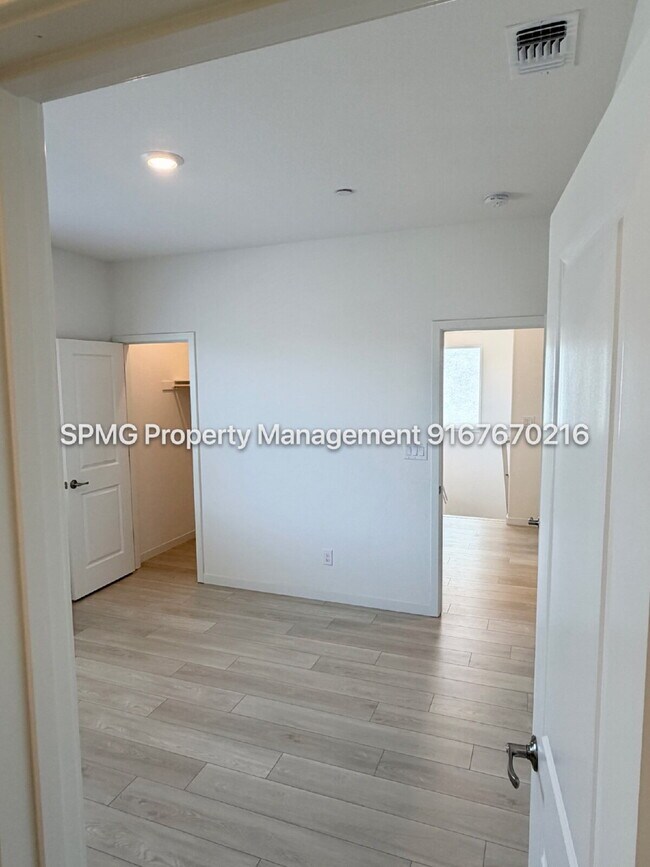 Building Photo - "Modern Rocklin Home : Spacious 3-Bedroom Home with Elegant Hardwood Accents!"