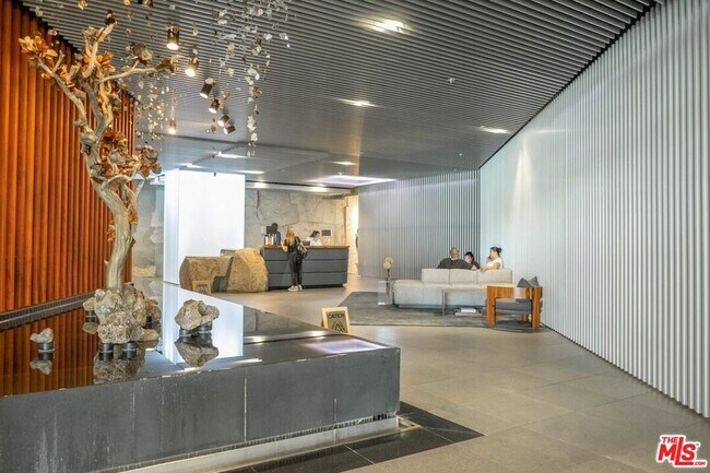 Building Photo - 3785 Wilshire Blvd