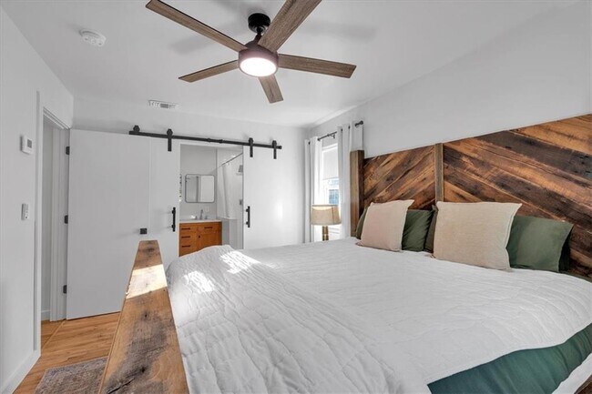 Building Photo - 1520 Foote St NE