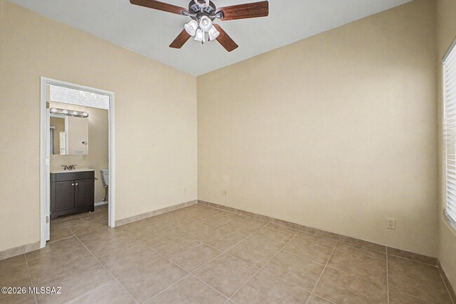 Building Photo - 5250 Woodspring Dr