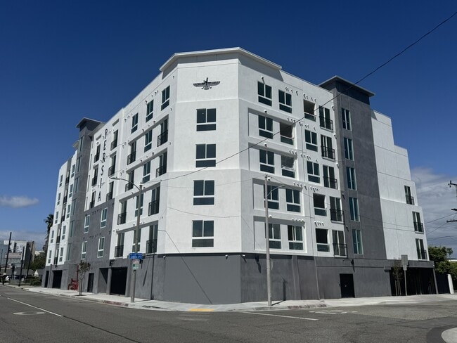 Building Photo - 11814 Aviation Blvd