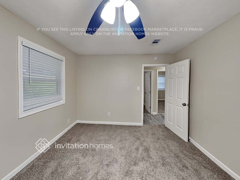 Building Photo - 210 Hunt Ridge Dr