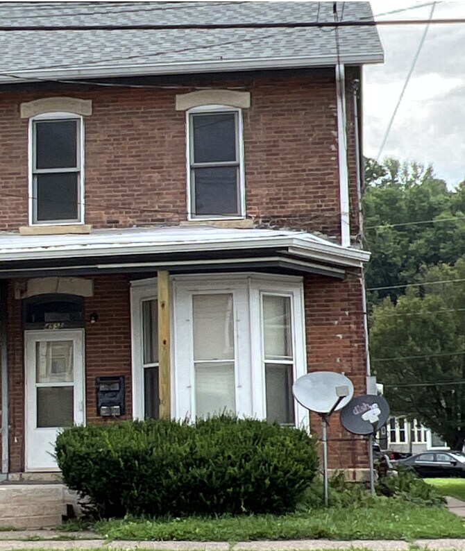 Building Photo - 455 W Locust St