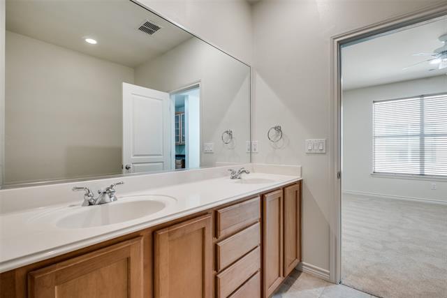 Building Photo - 4225 McKinney Ave