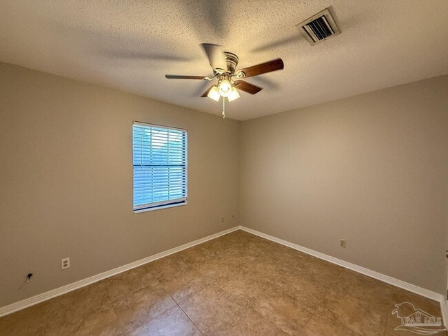 Building Photo - 940 Candlestick Dr