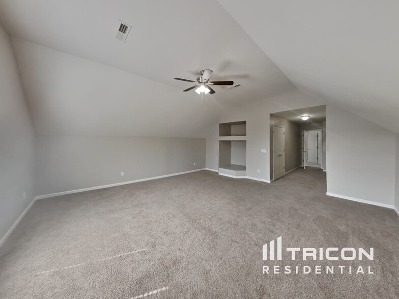 Building Photo - 2531 Cres Forest Dr
