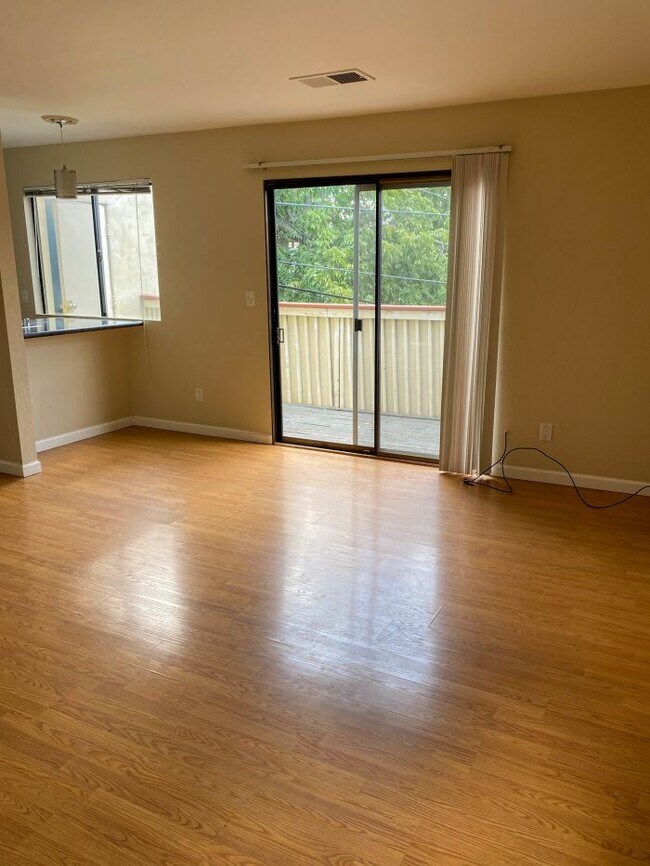 Building Photo - 2520 Walters Way