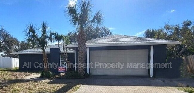 Building Photo - 648 16th Ln