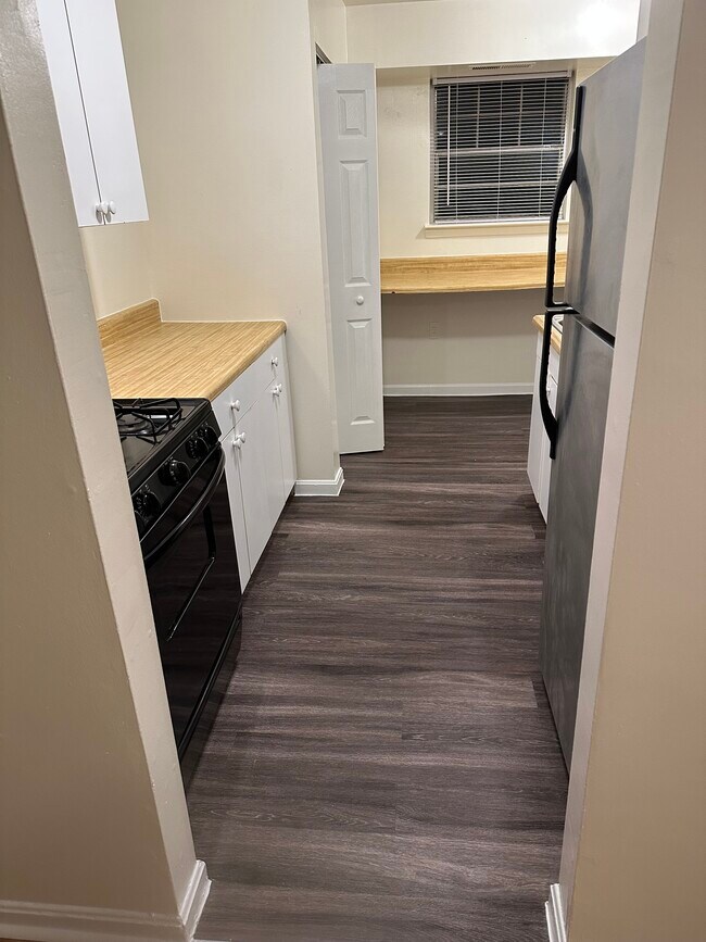 Building Photo - 422 N Armistead St