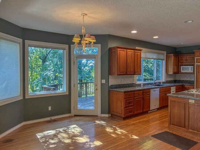 Building Photo - 9137 NW McKenna Dr