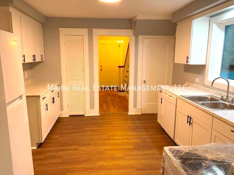 Primary Photo - 19 Nason Ave