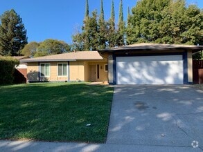 Building Photo - Nice 4 bedroom, 2 bathroom home in Citrus ...