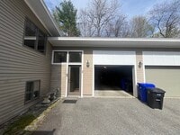 Building Photo - 3 Robinson Dr