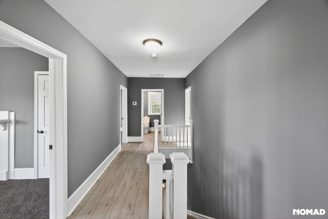 Building Photo - 512 Maple Ave