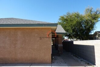 Building Photo - Perfect for roommates!
