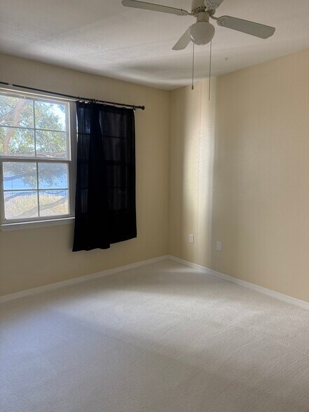 Building Photo - 3384 Corona Village Way