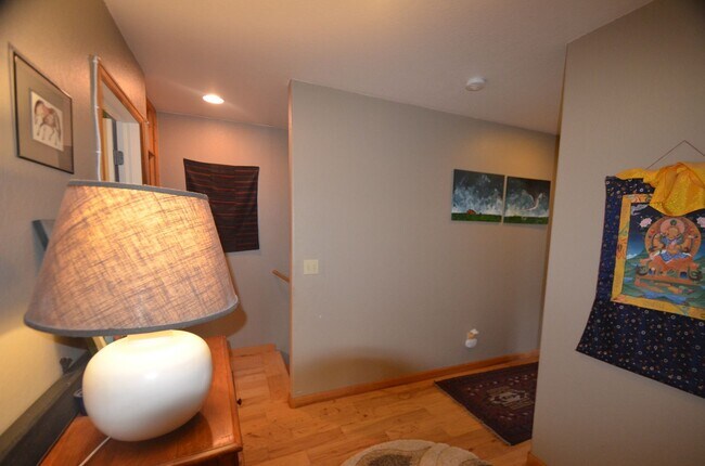 Building Photo - Placer Valley! 3bed/2.5 bath! Garage! 20 m...