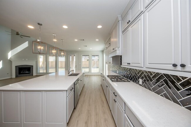 Building Photo - 29819 Breezy Pnes Lp