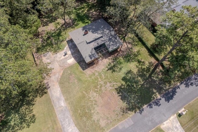 Building Photo - 410 Hardeman Ave