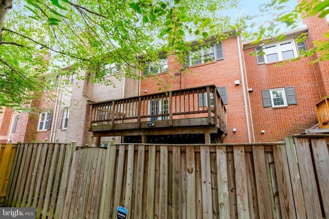 Building Photo - 8207 Cedar Landing Ct