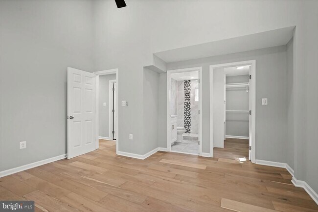 Building Photo - 2917 E Lee Ave