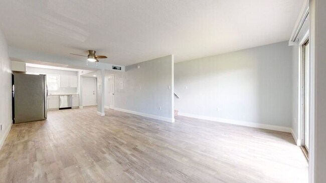 Building Photo - WAKE UP TO HILLSBOROUGH RIVER VIEWS IN THE HEART OF SEMINOLE HEIGHTS!