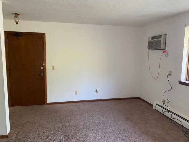 Building Photo - 1321 Division St