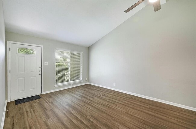 Building Photo - 8527 Maine Dr