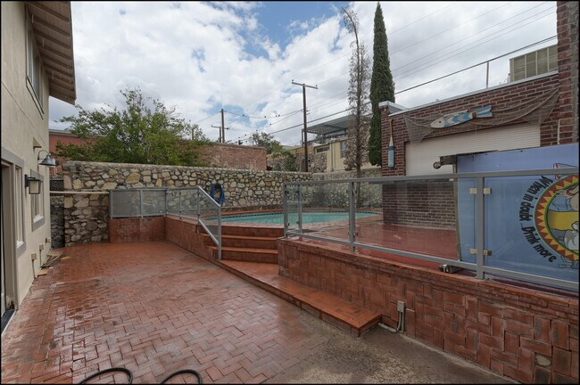 Building Photo - 1420 Hawthorne St