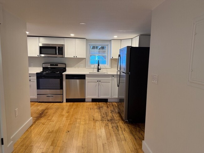 Building Photo - 244 Main St