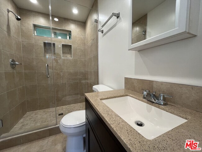 Building Photo - 3901 S Orange Dr
