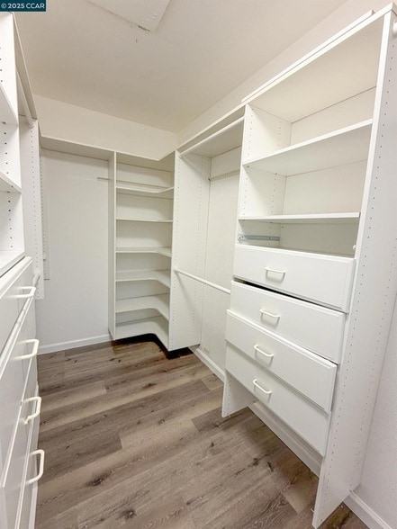 Building Photo - 530 Greenmont Dr