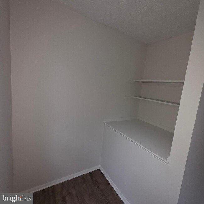 Building Photo - 1758 Springfield Ln