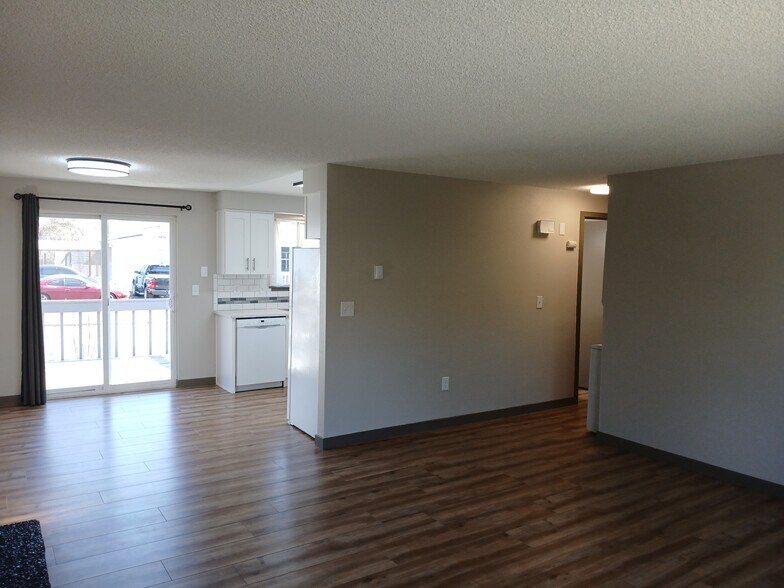 Building Photo - 1827 E Glass Ave