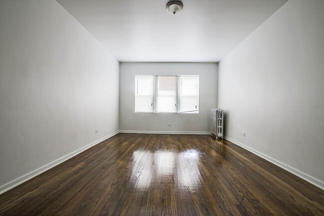 Bedroom - 7752 S Cornell Ave