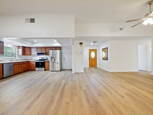 Building Photo - 7970 Glen Abbey Cir